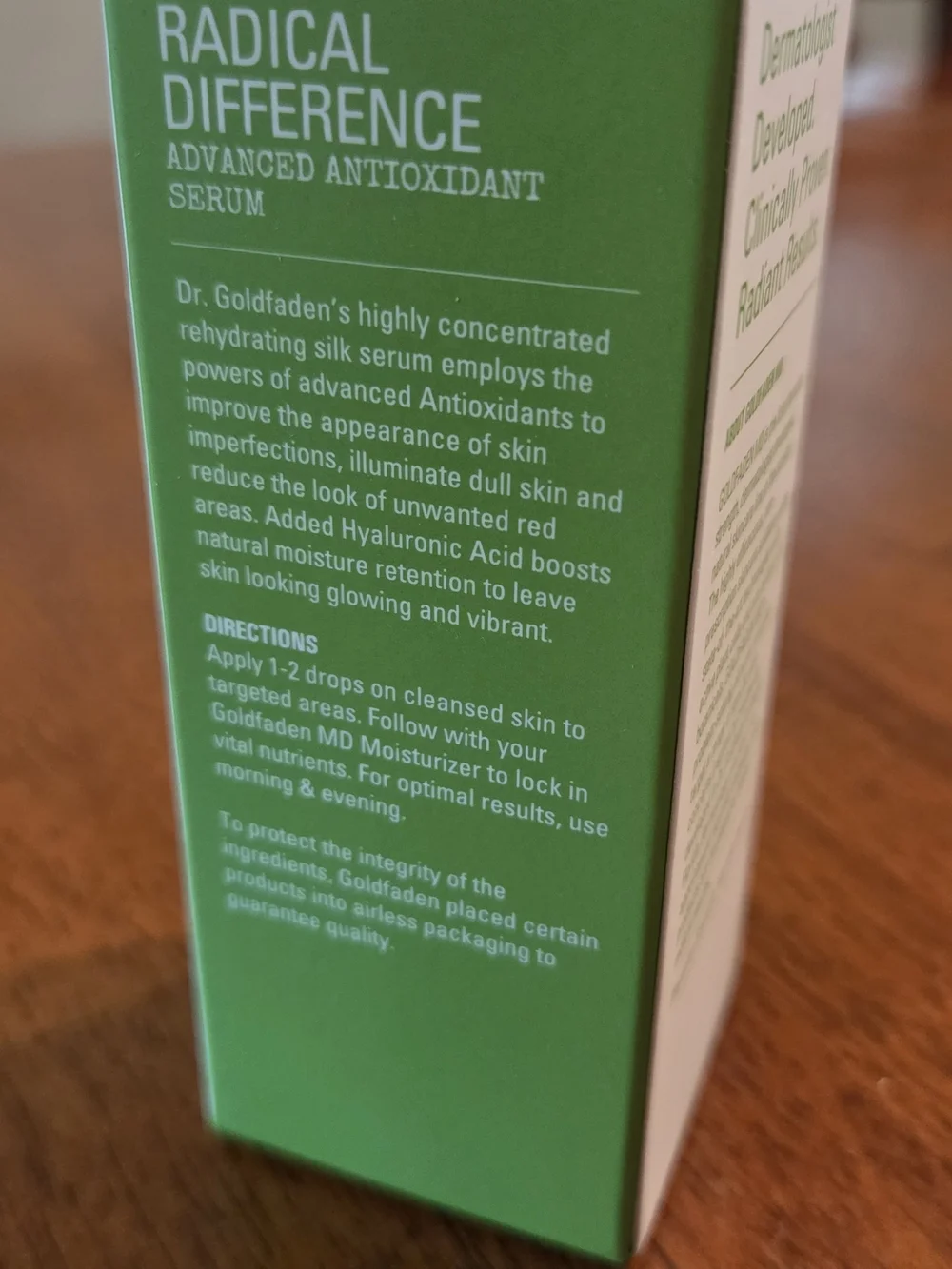 GOLDFADEN MD Radical Difference Advanced Antioxidant Serum — Green